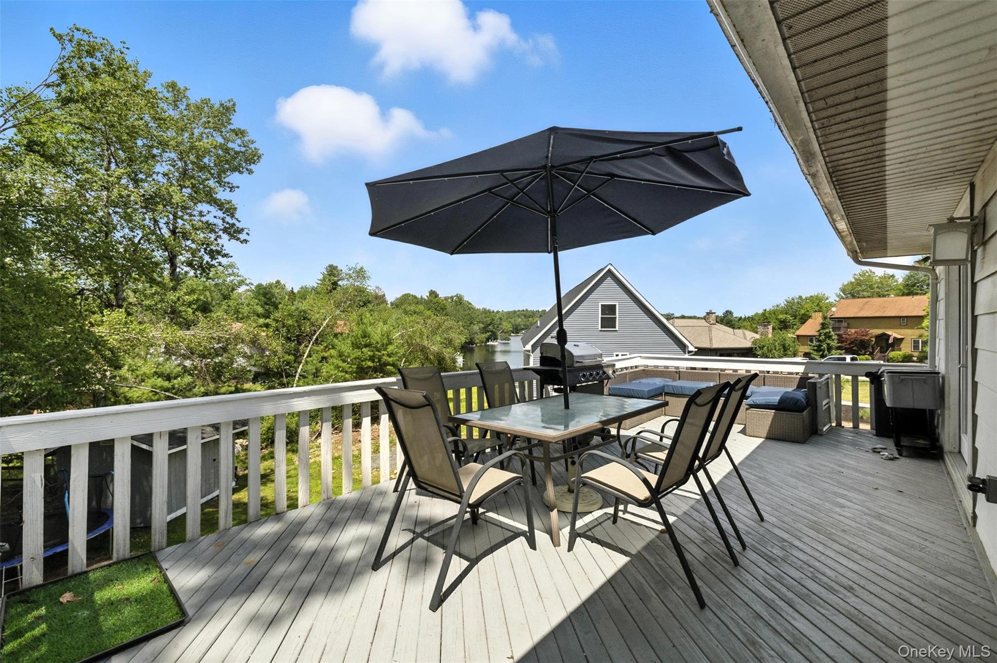 135 Lake Shore Drive E