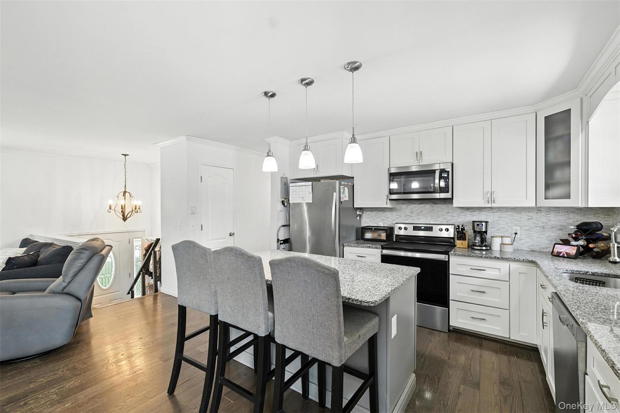 135 Lake Shore Drive E