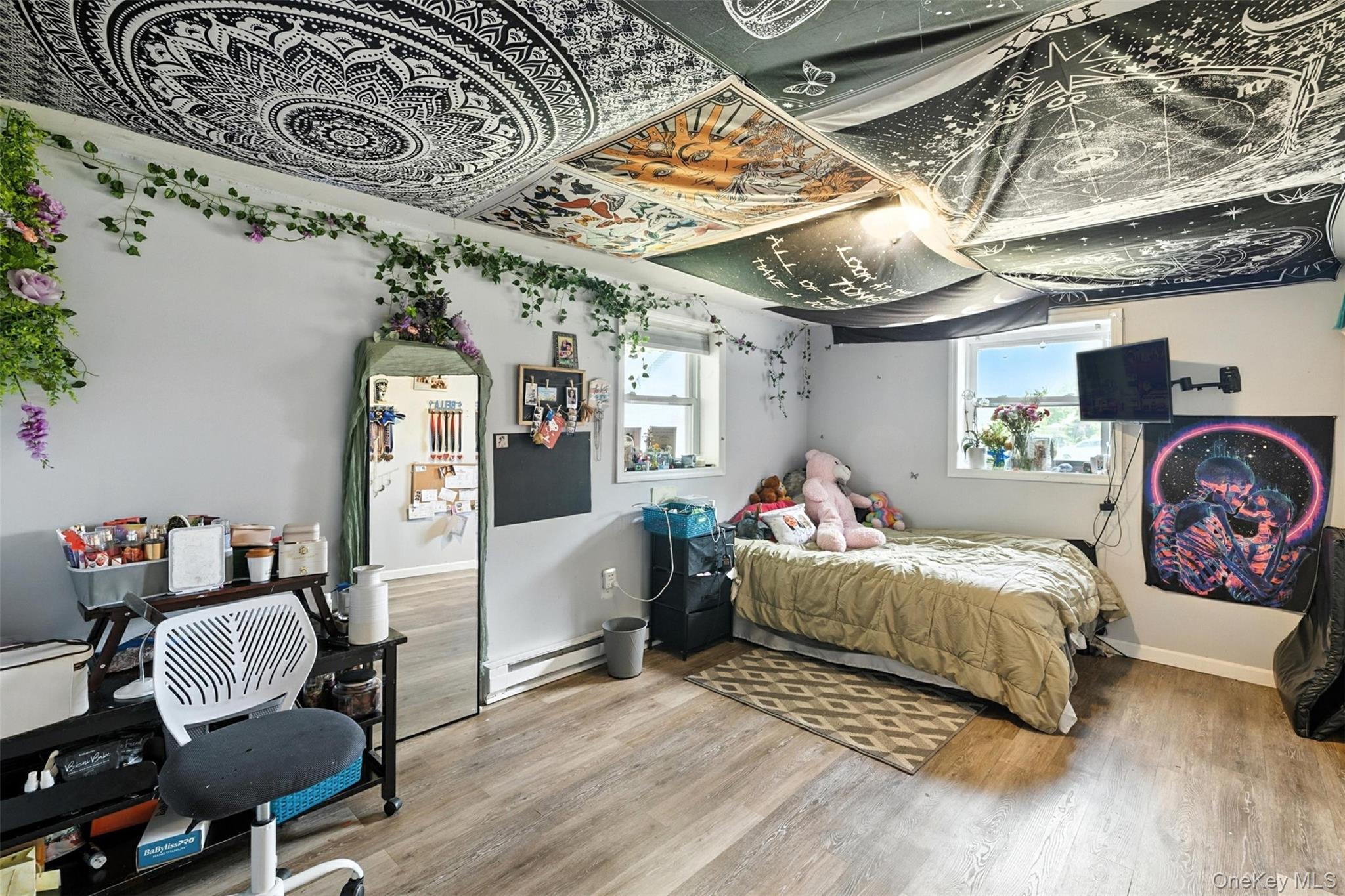 135 Lake Shore Drive E