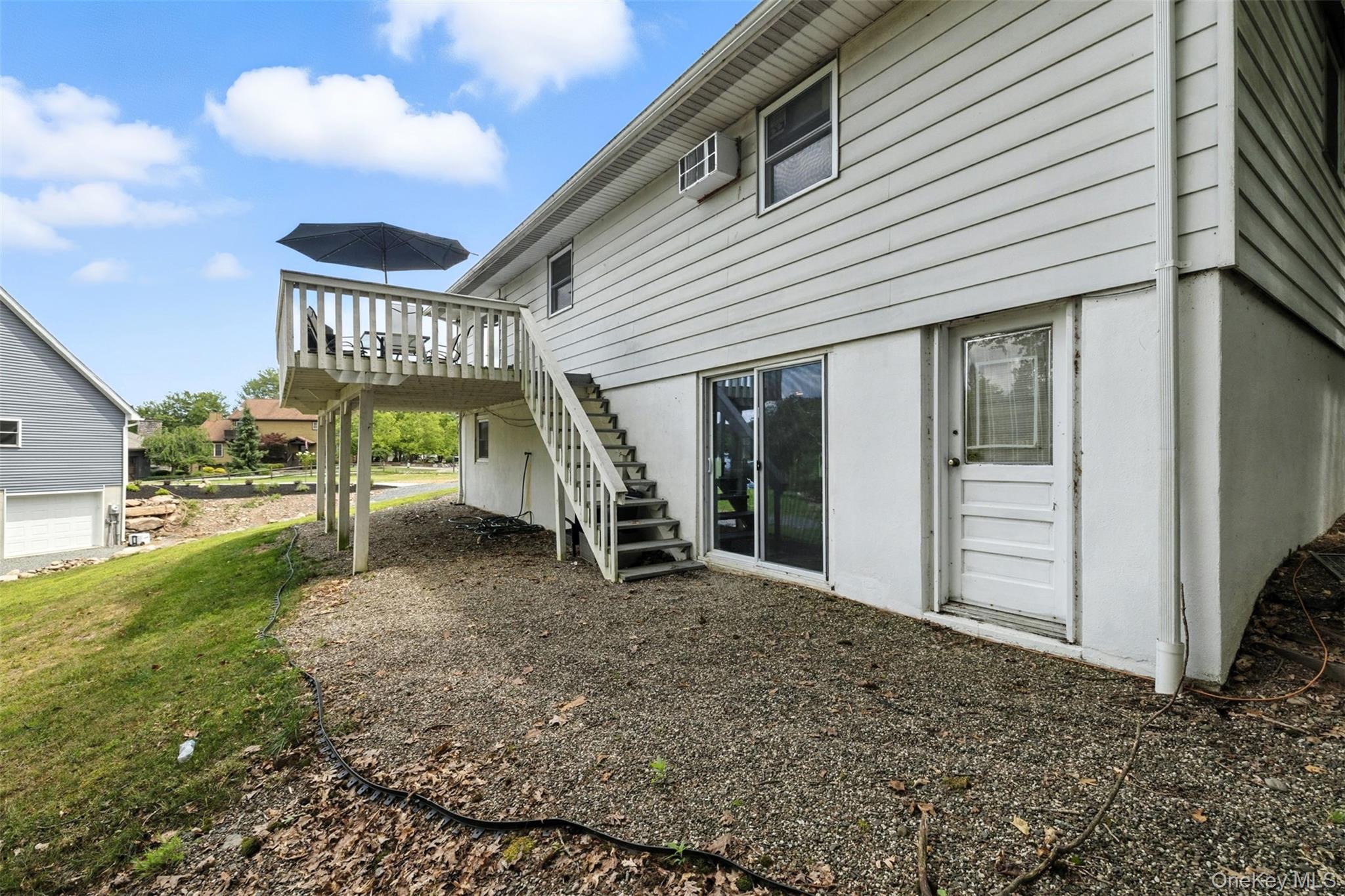 135 Lake Shore Drive E