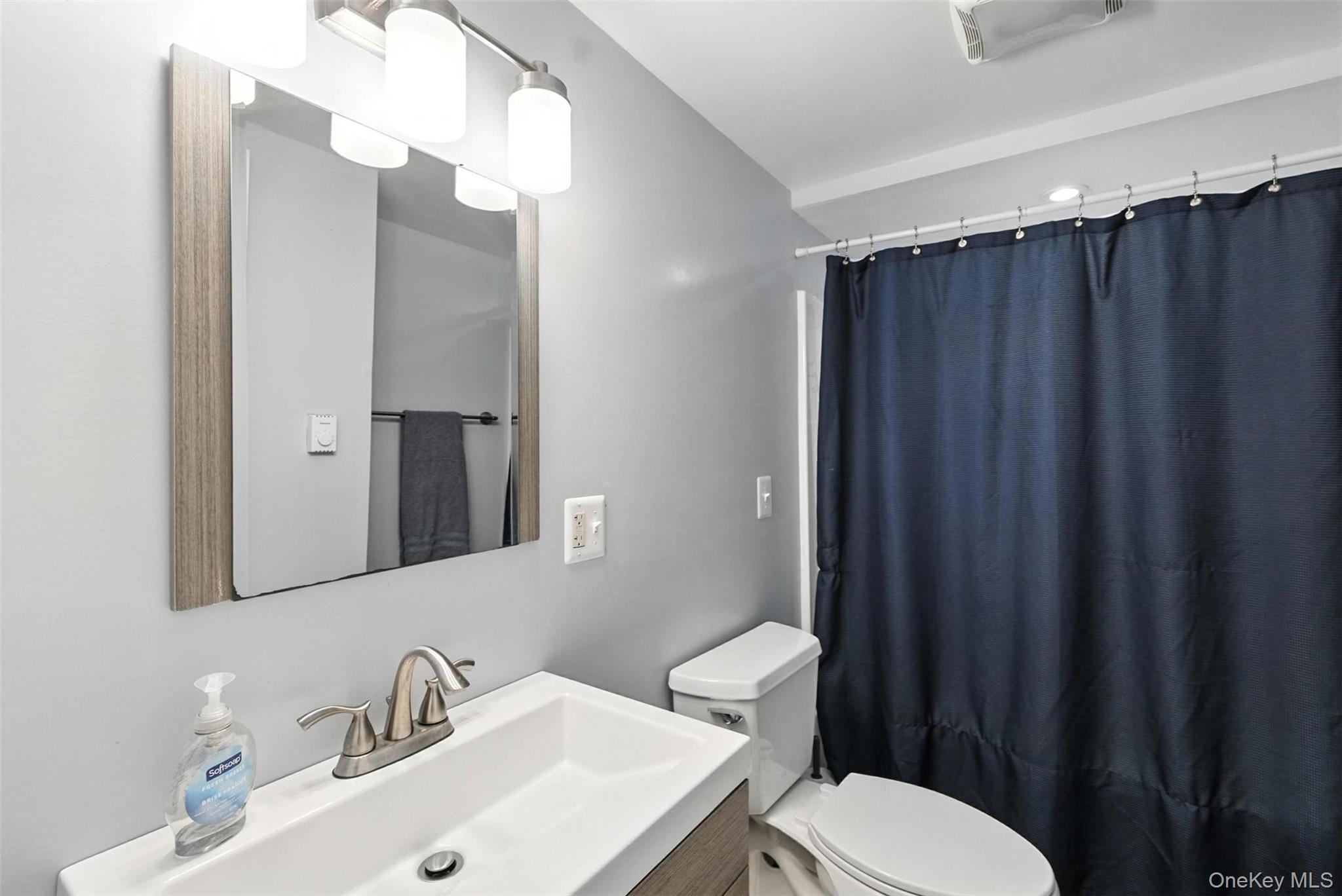 135 Lake Shore Drive E