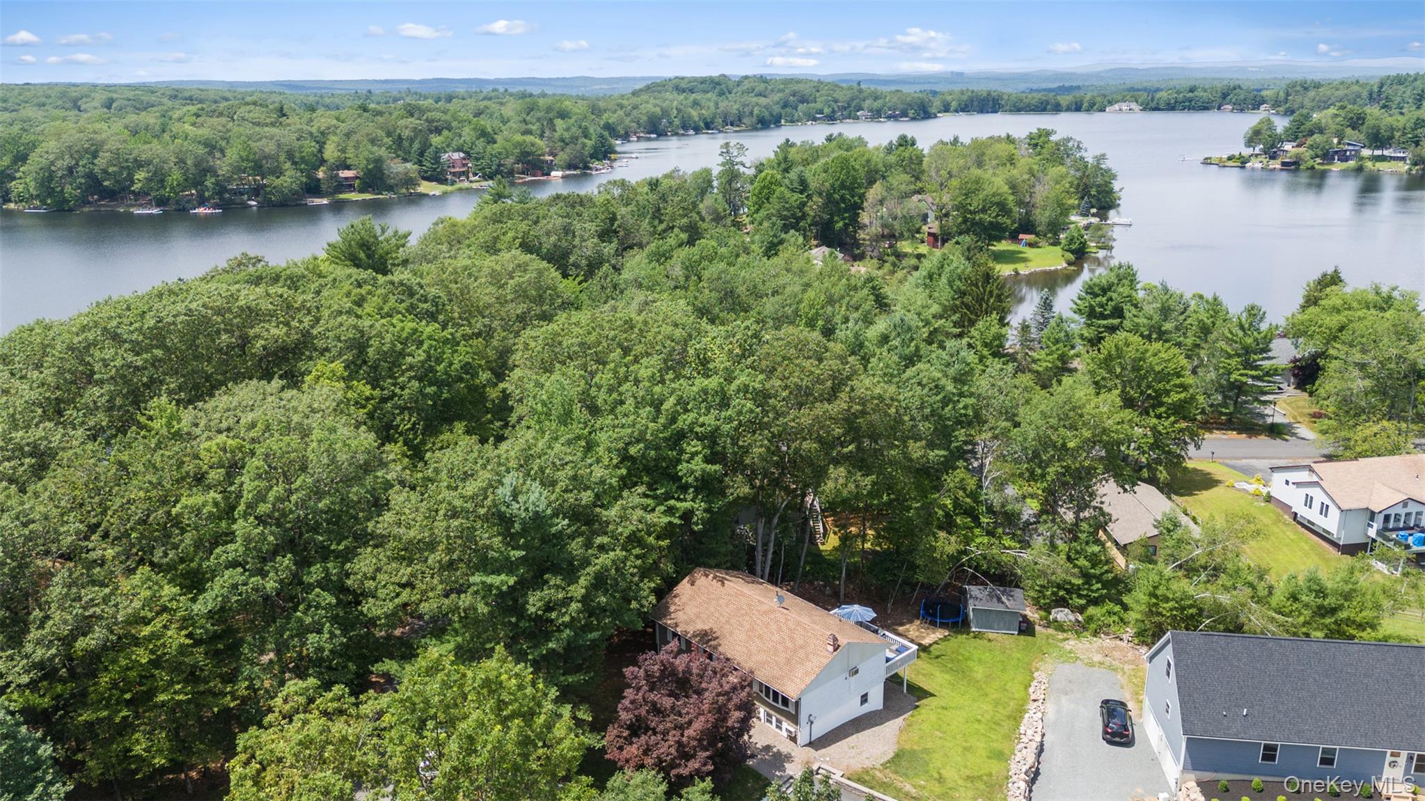 135 Lake Shore Drive E