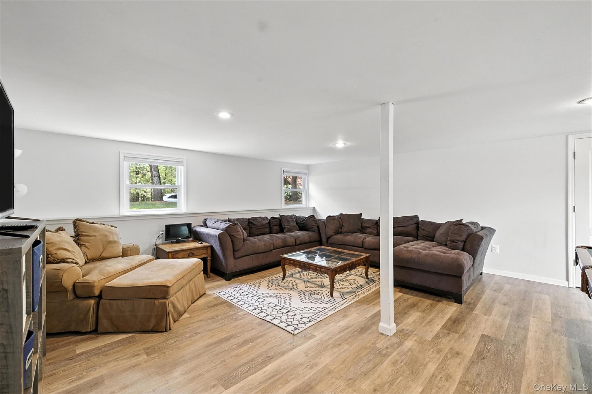 135 Lake Shore Drive E