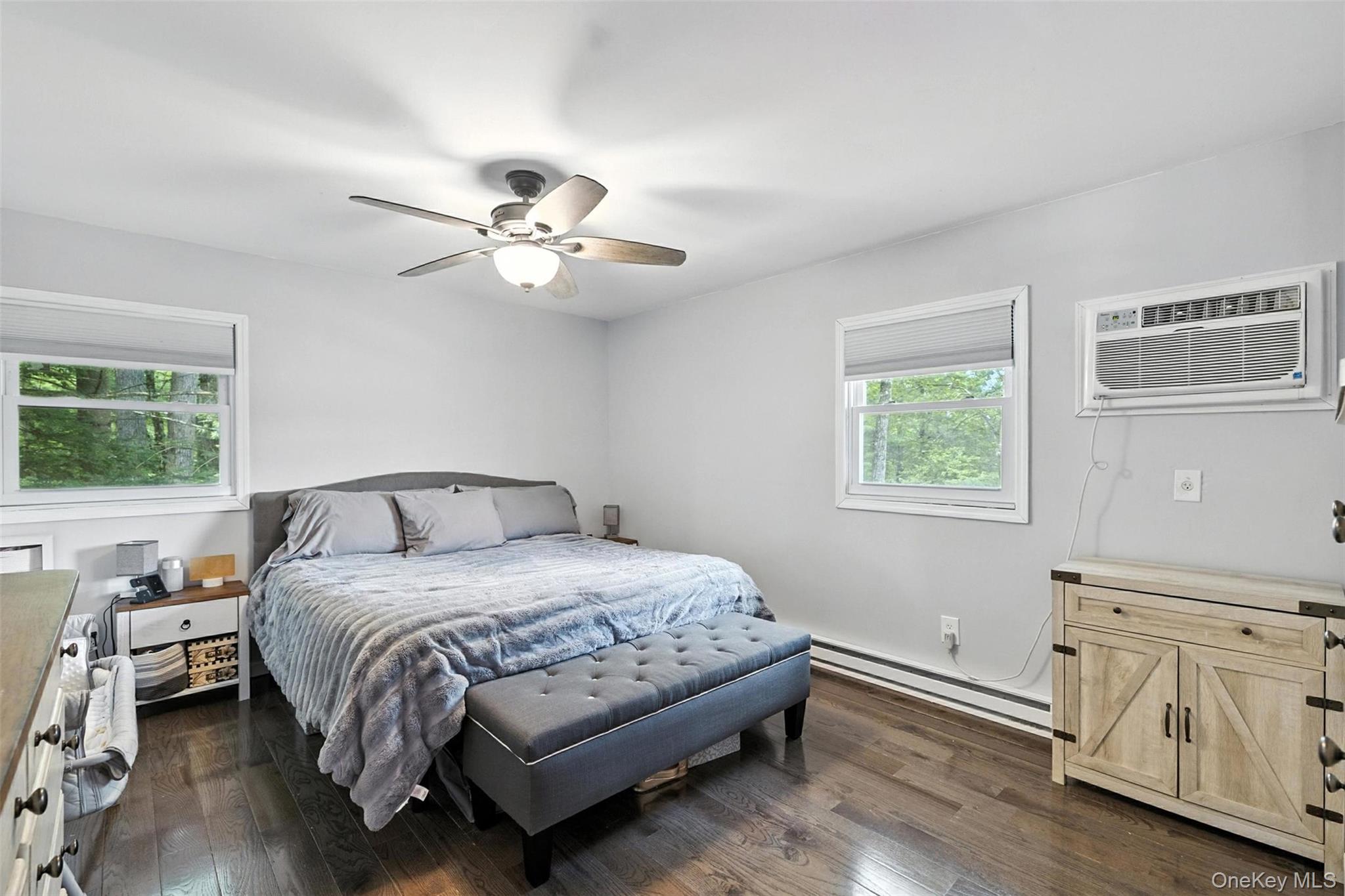 135 Lake Shore Drive E