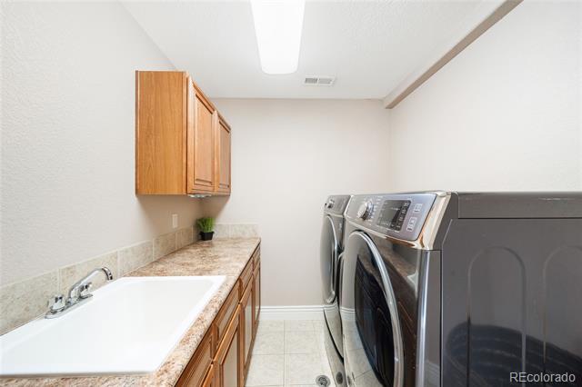 533 Whitney Bay