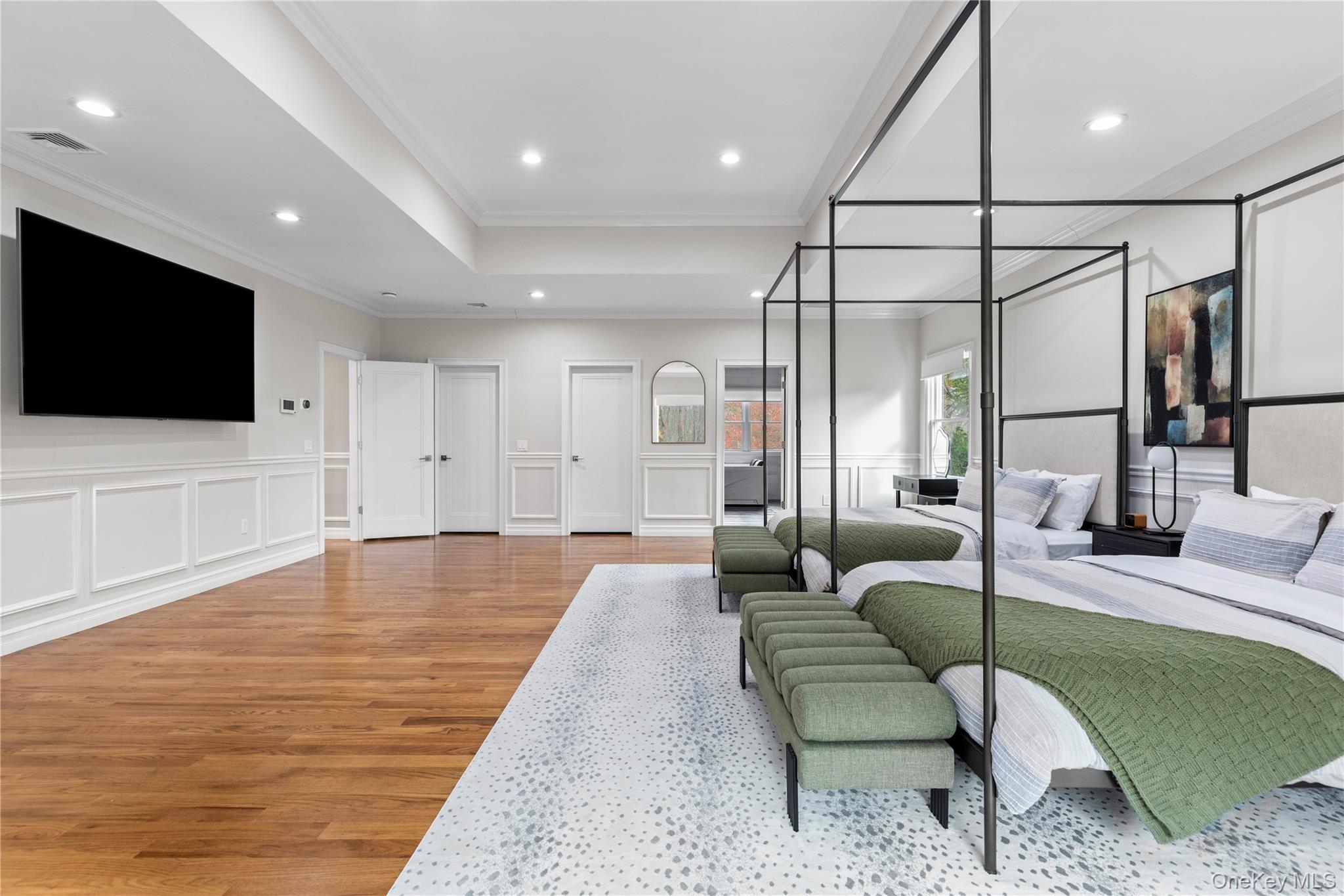 717 W Montauk Highway