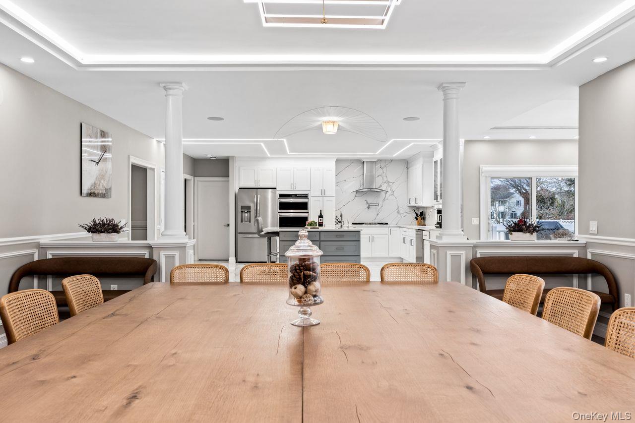 717 W Montauk Highway