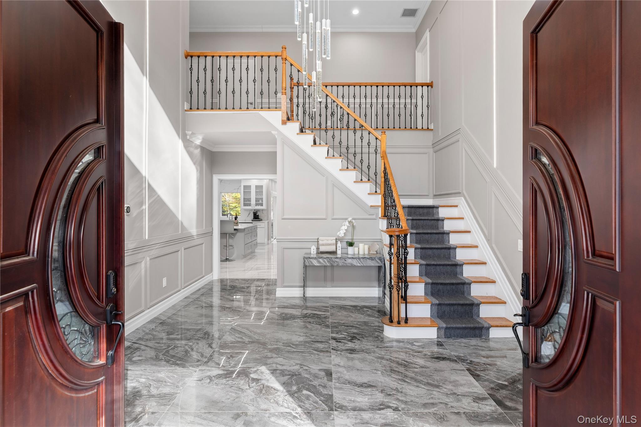 717 W Montauk Highway