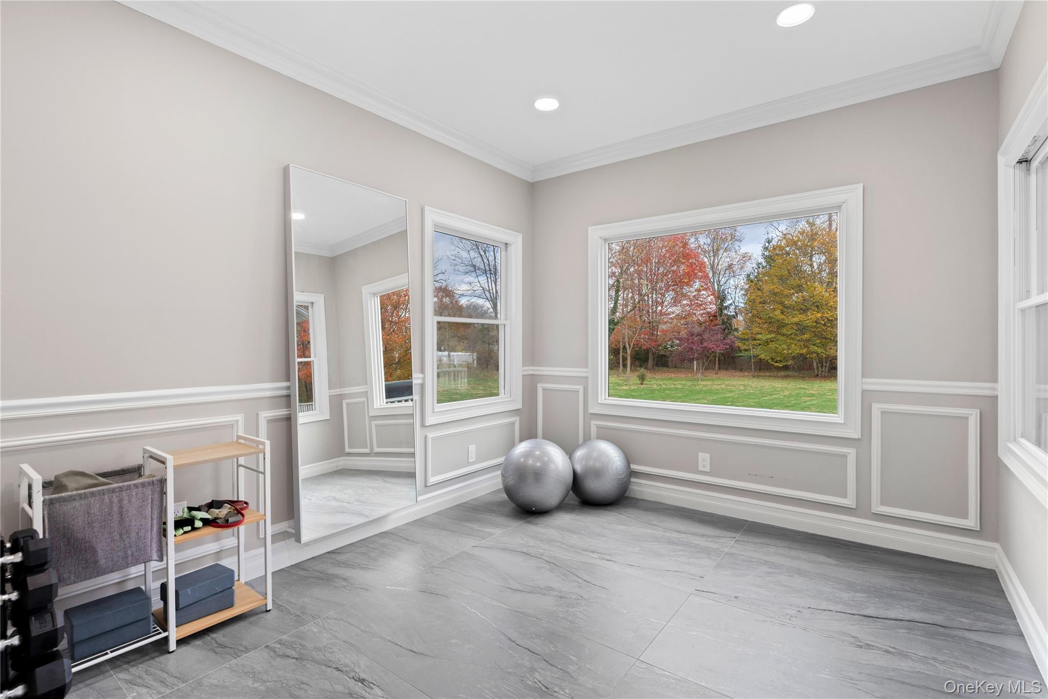 717 W Montauk Highway