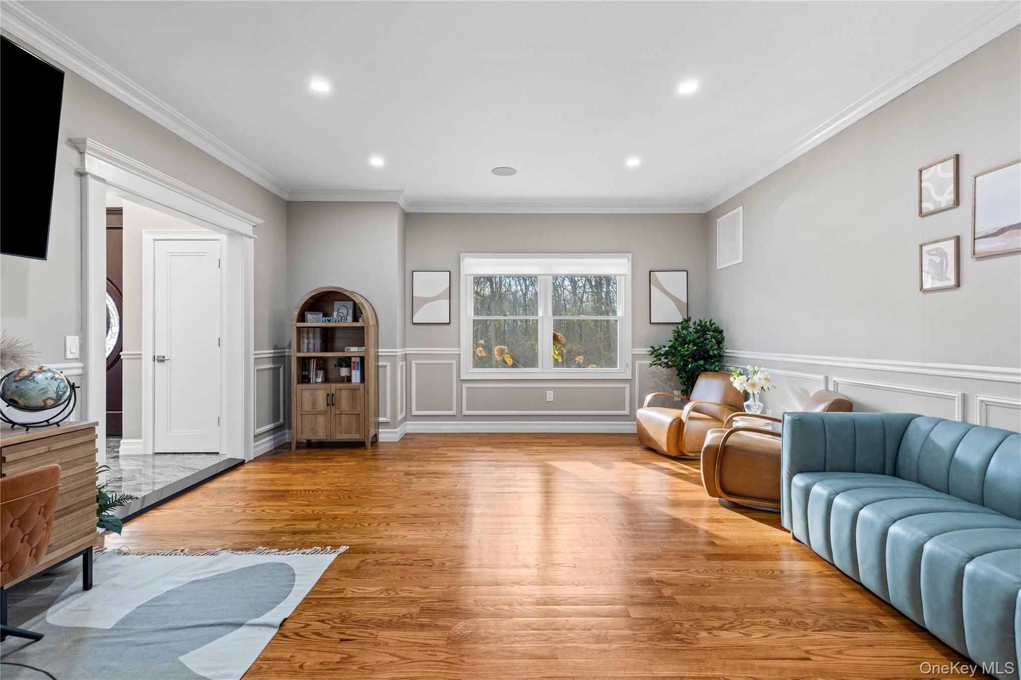 717 W Montauk Highway