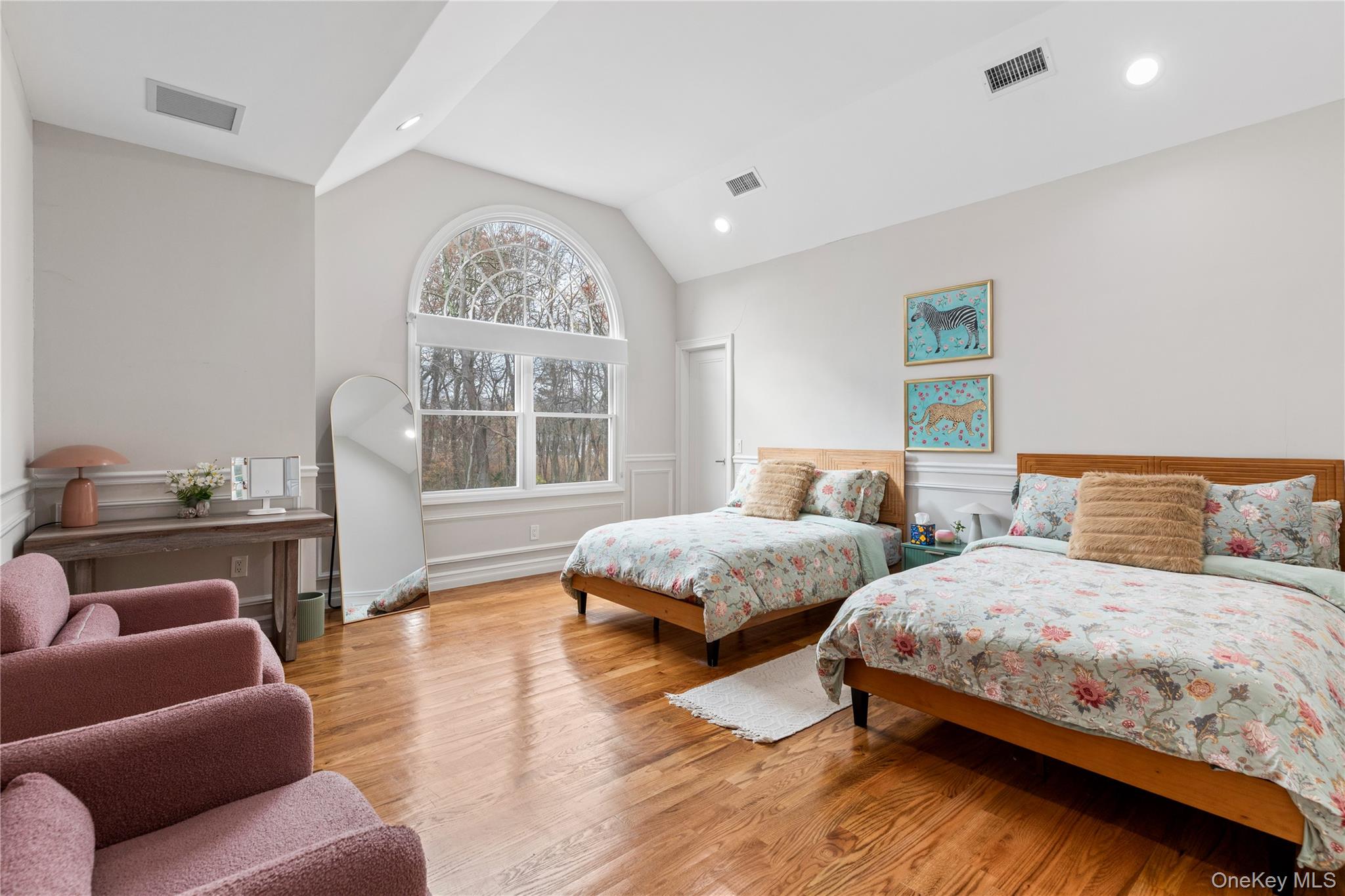 717 W Montauk Highway