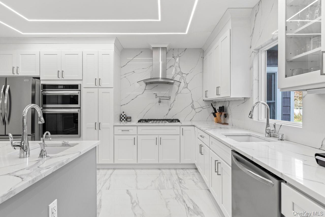 717 W Montauk Highway