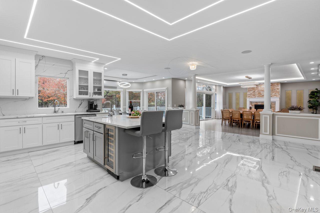 717 W Montauk Highway