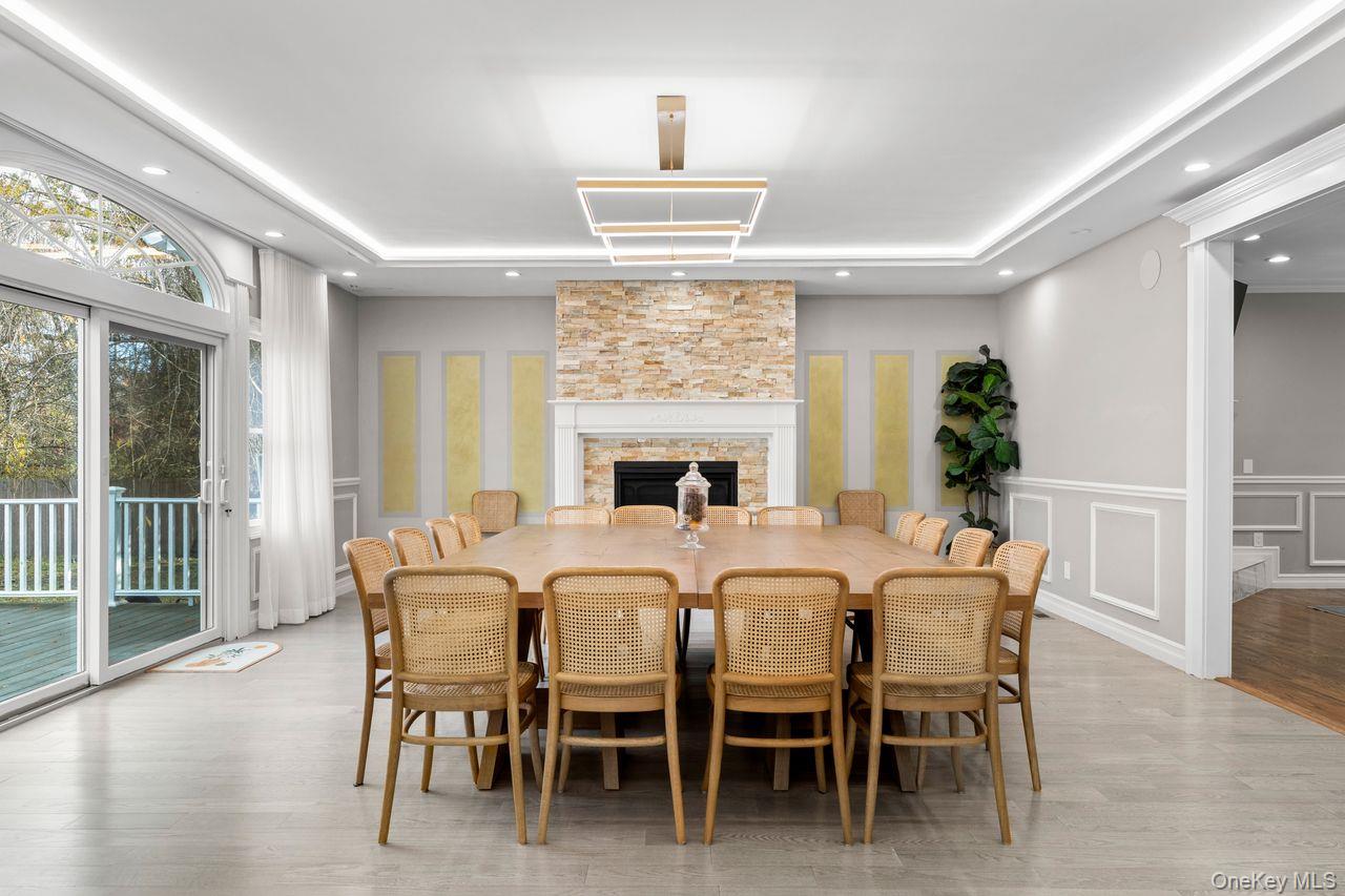 717 W Montauk Highway