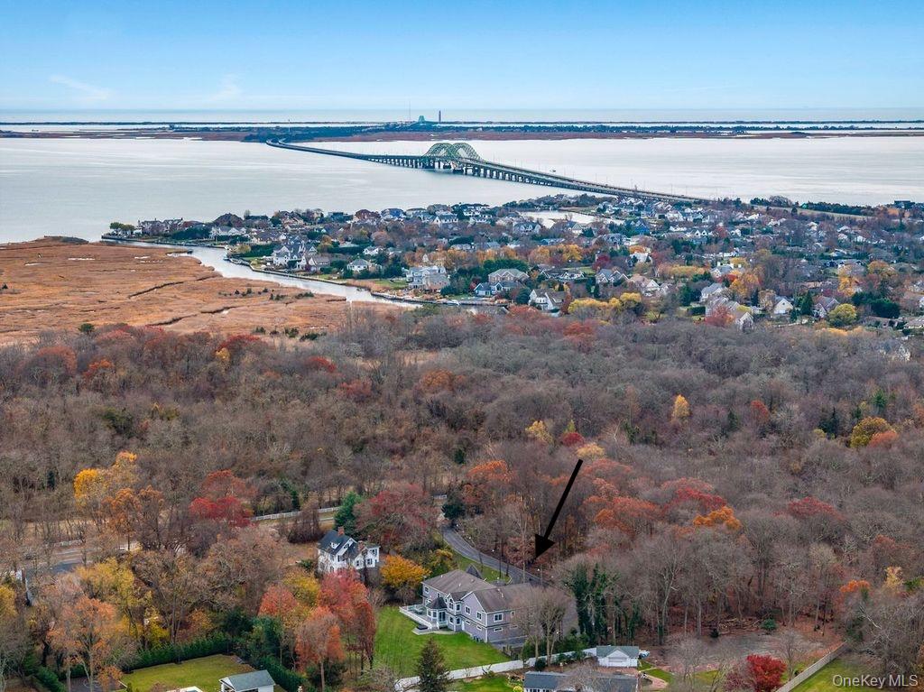 717 W Montauk Highway