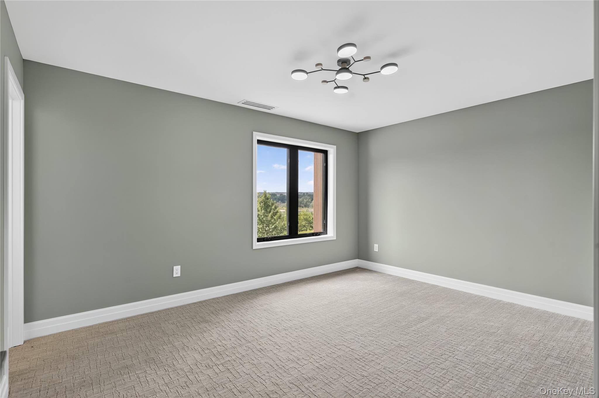 4 Warwick Isle Boulevard