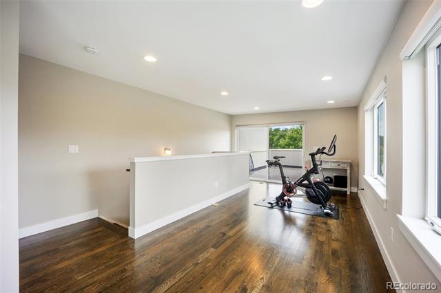 3690 W Byron Place