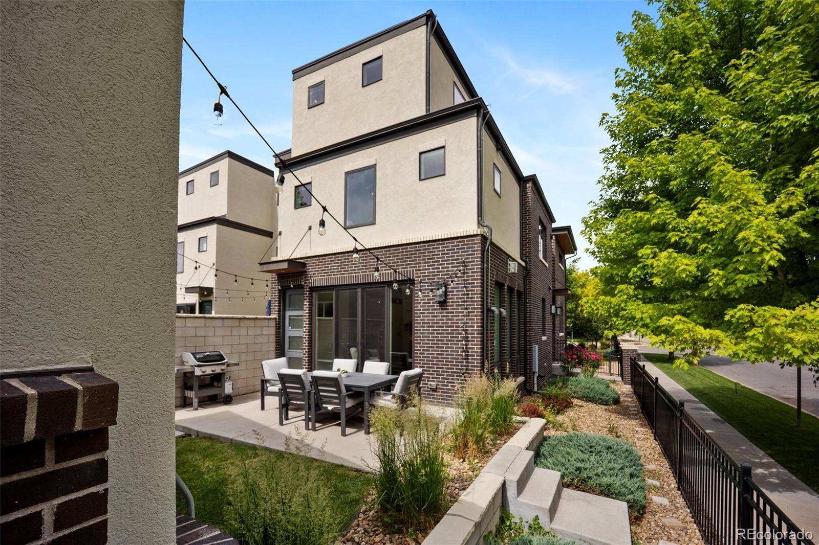3690 W Byron Place