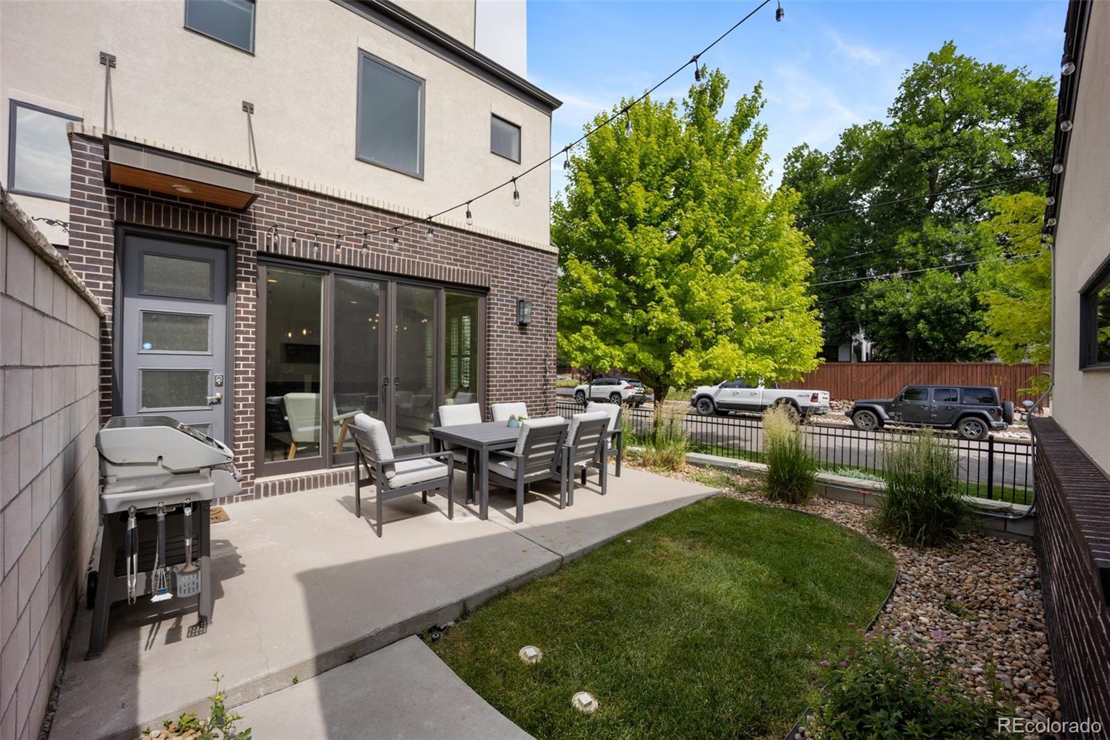 3690 W Byron Place