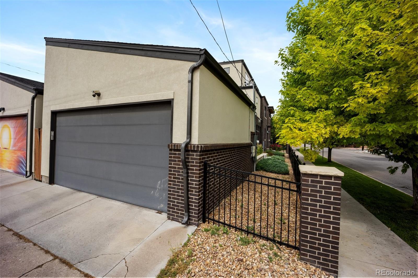 3690 W Byron Place