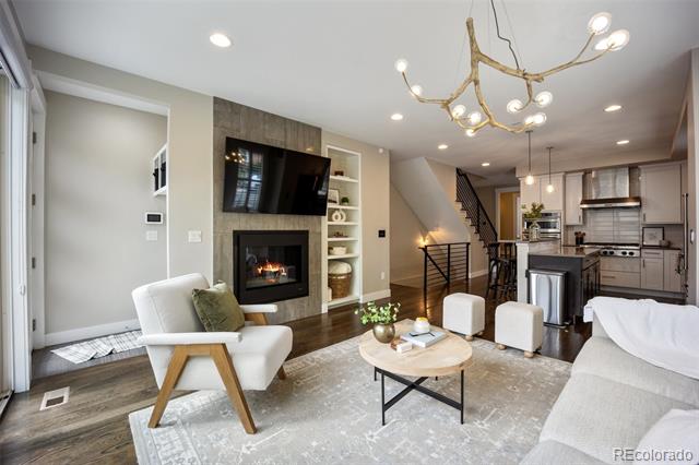 3690 W Byron Place