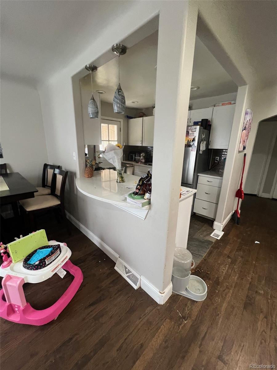 2655 Pontiac Street