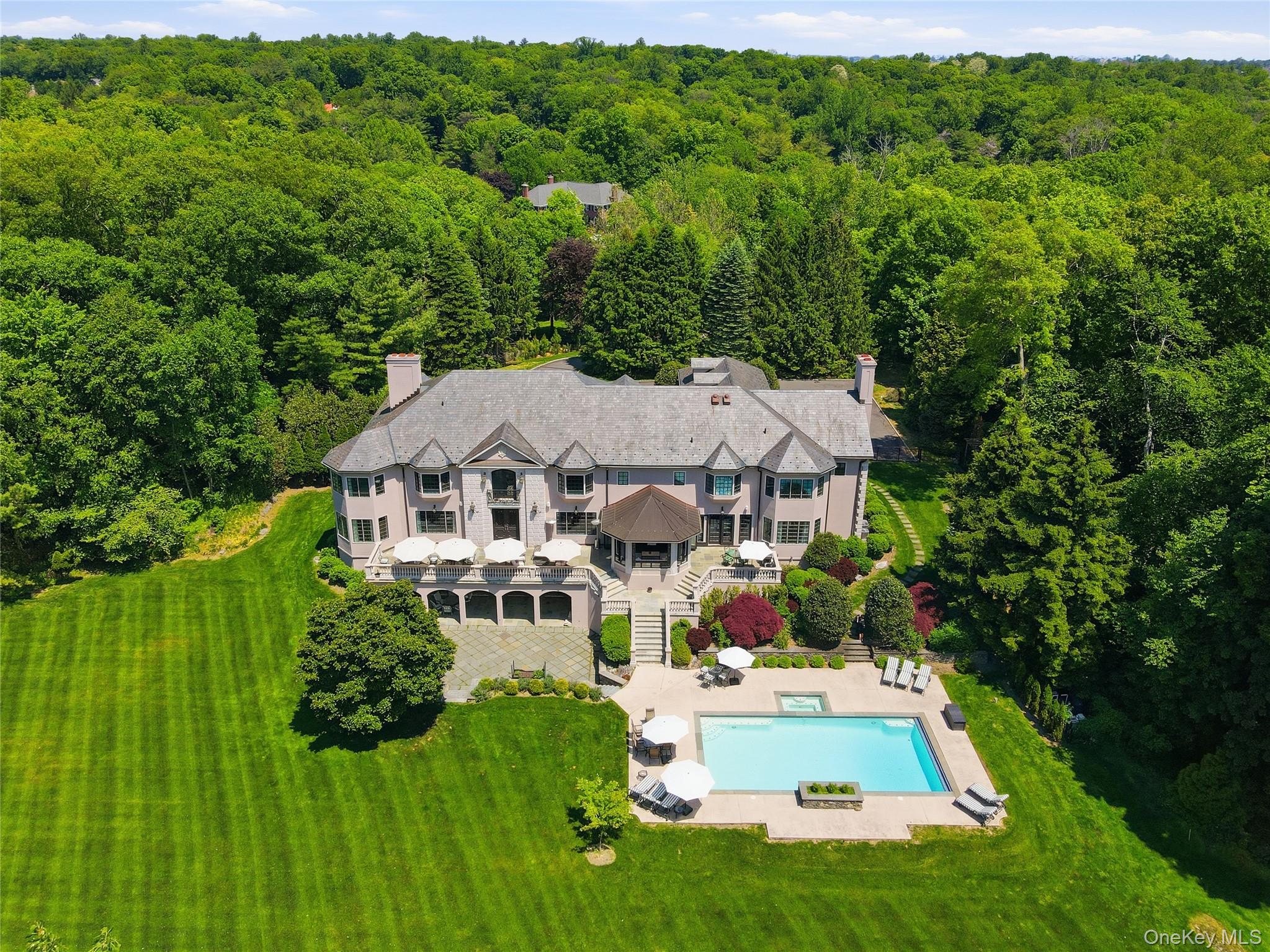 1 Laurelwood Court