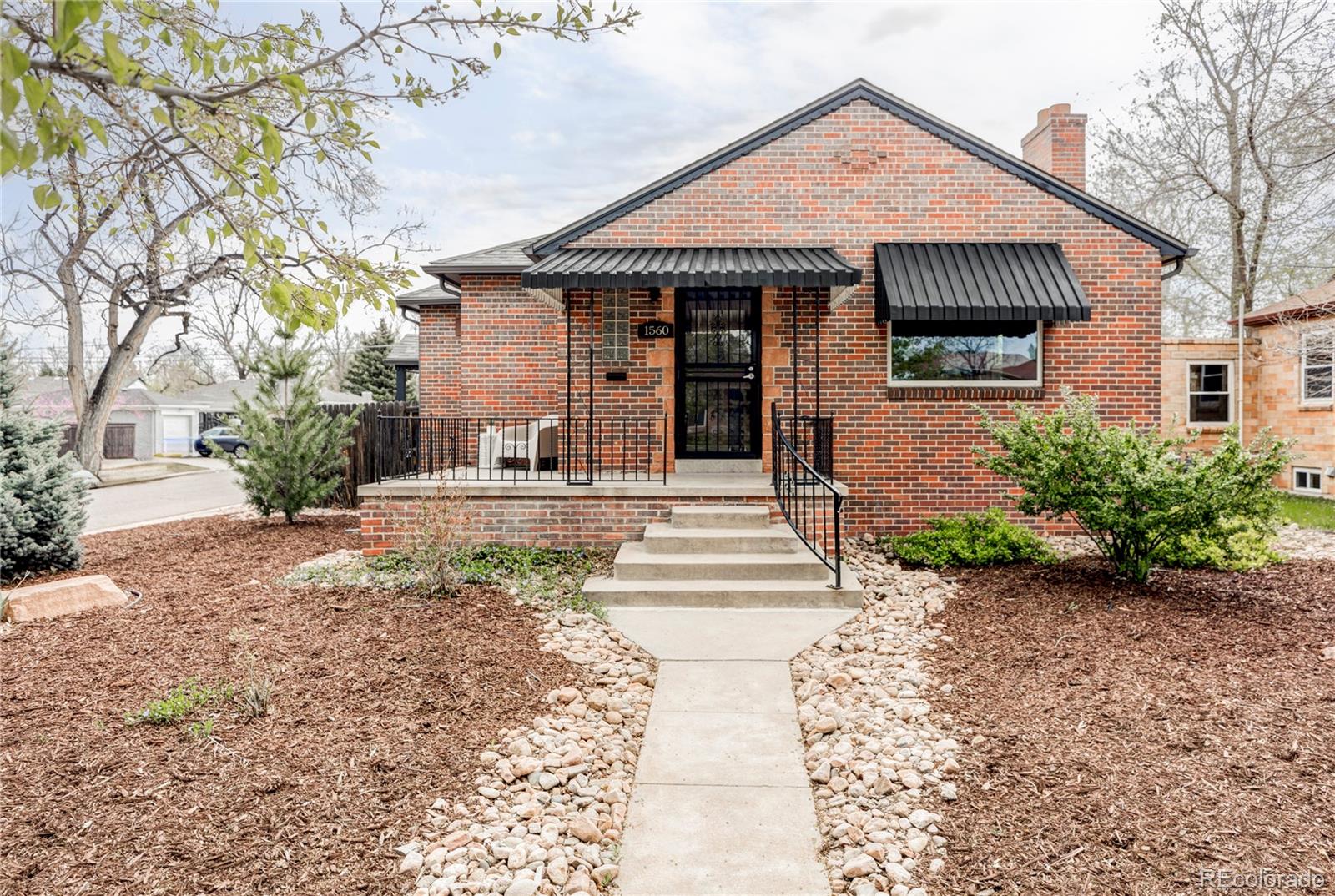 1560 Poplar Street