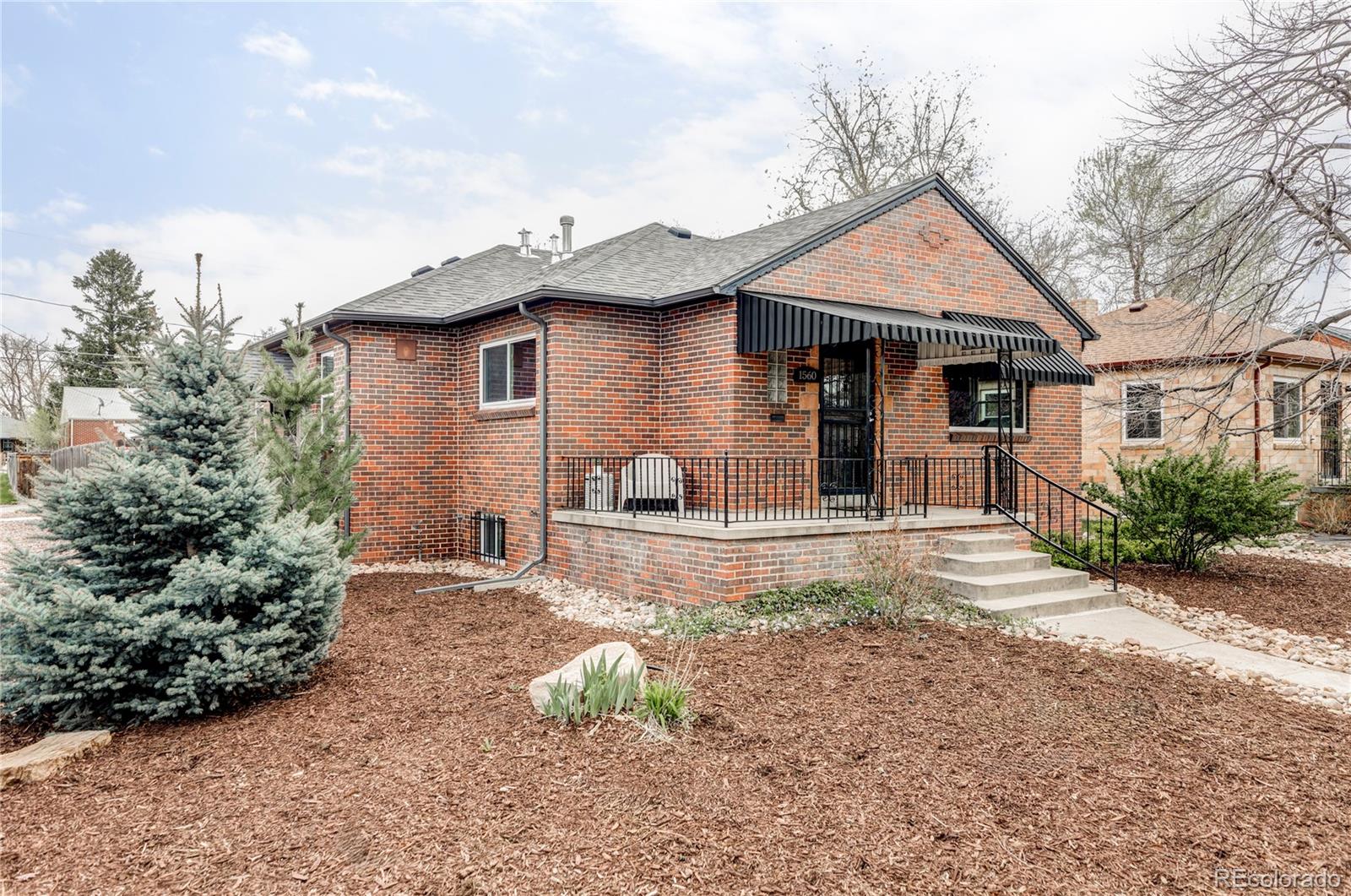 1560 Poplar Street
