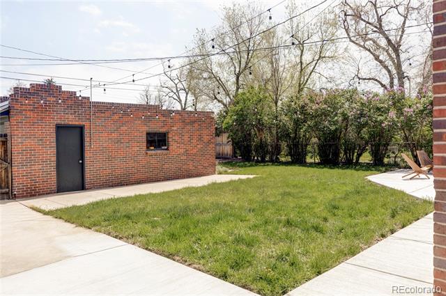 1560 Poplar Street