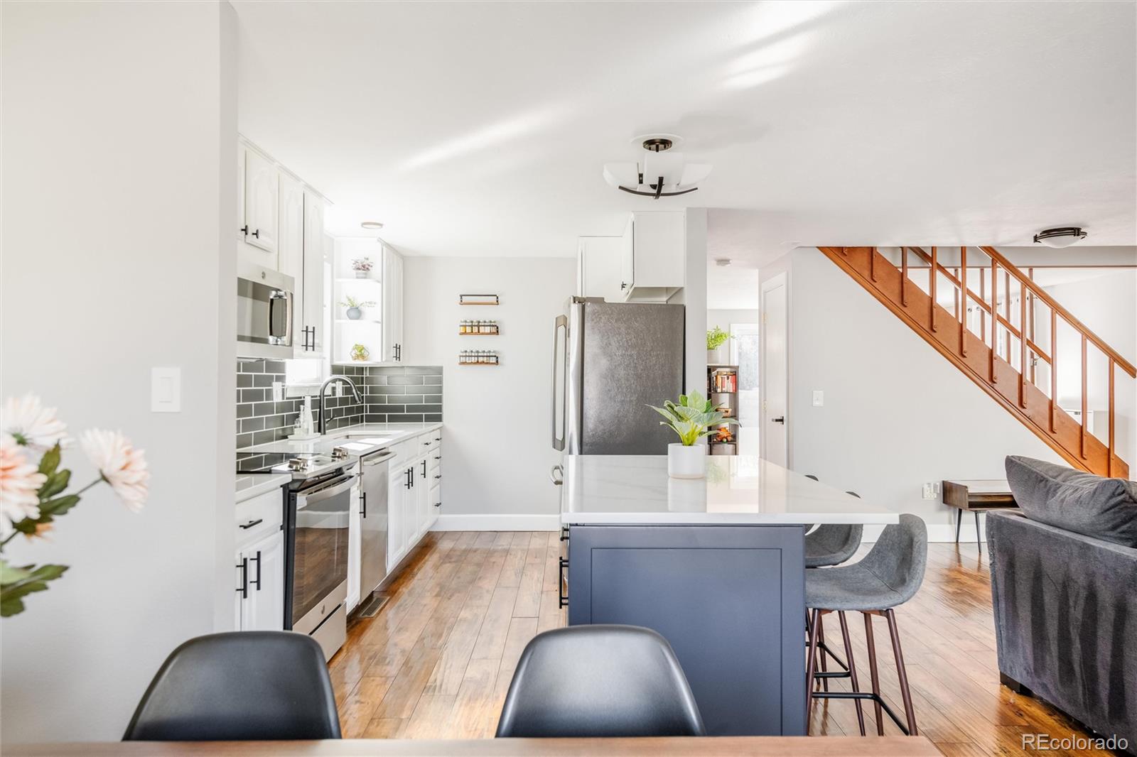 6308 W 92nd Place