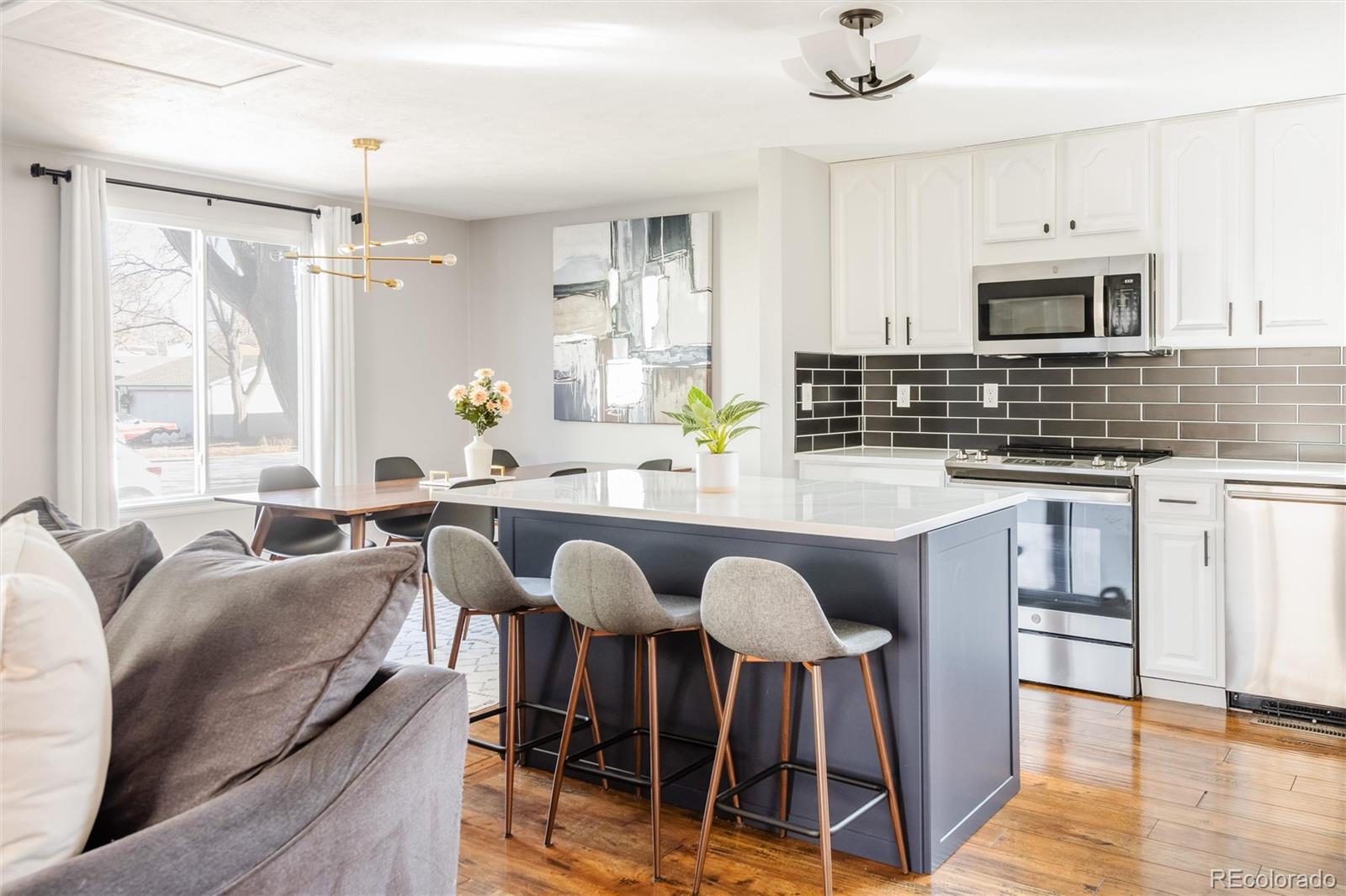 6308 W 92nd Place