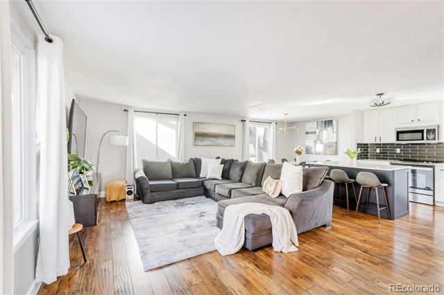 6308 W 92nd Place