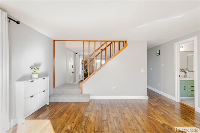 6308 W 92nd Place