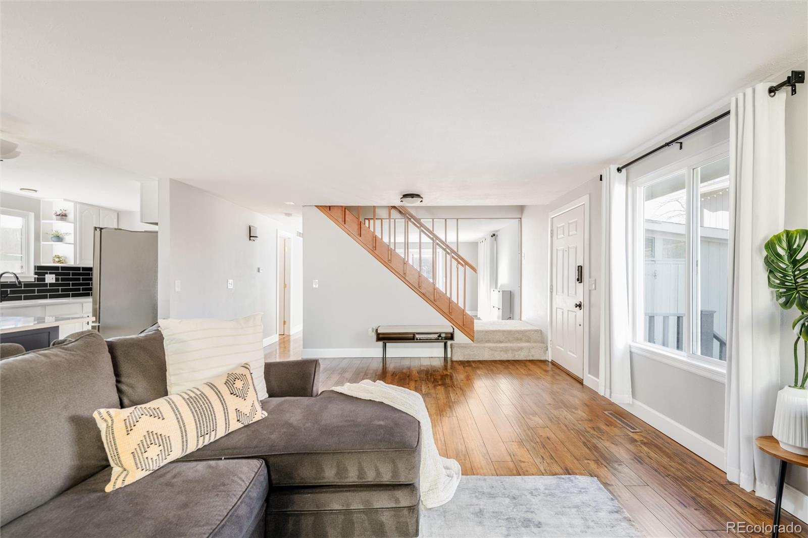 6308 W 92nd Place