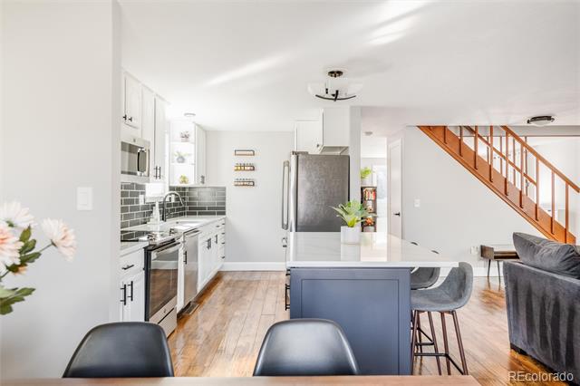 6308 W 92nd Place