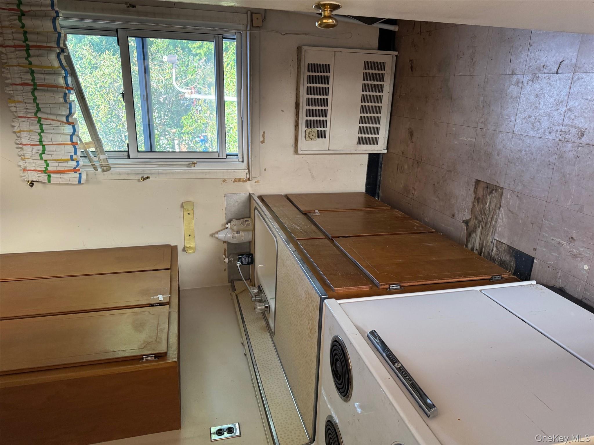 165 S Highland Avenue Unit: C