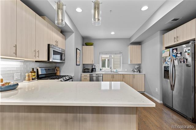 2725 W 25th Unit: 7