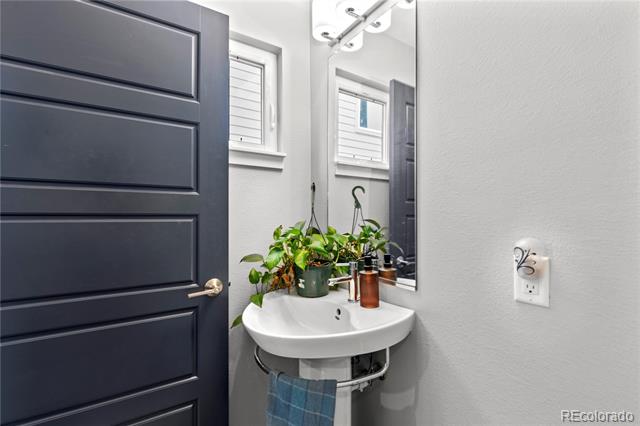 2725 W 25th Unit: 7