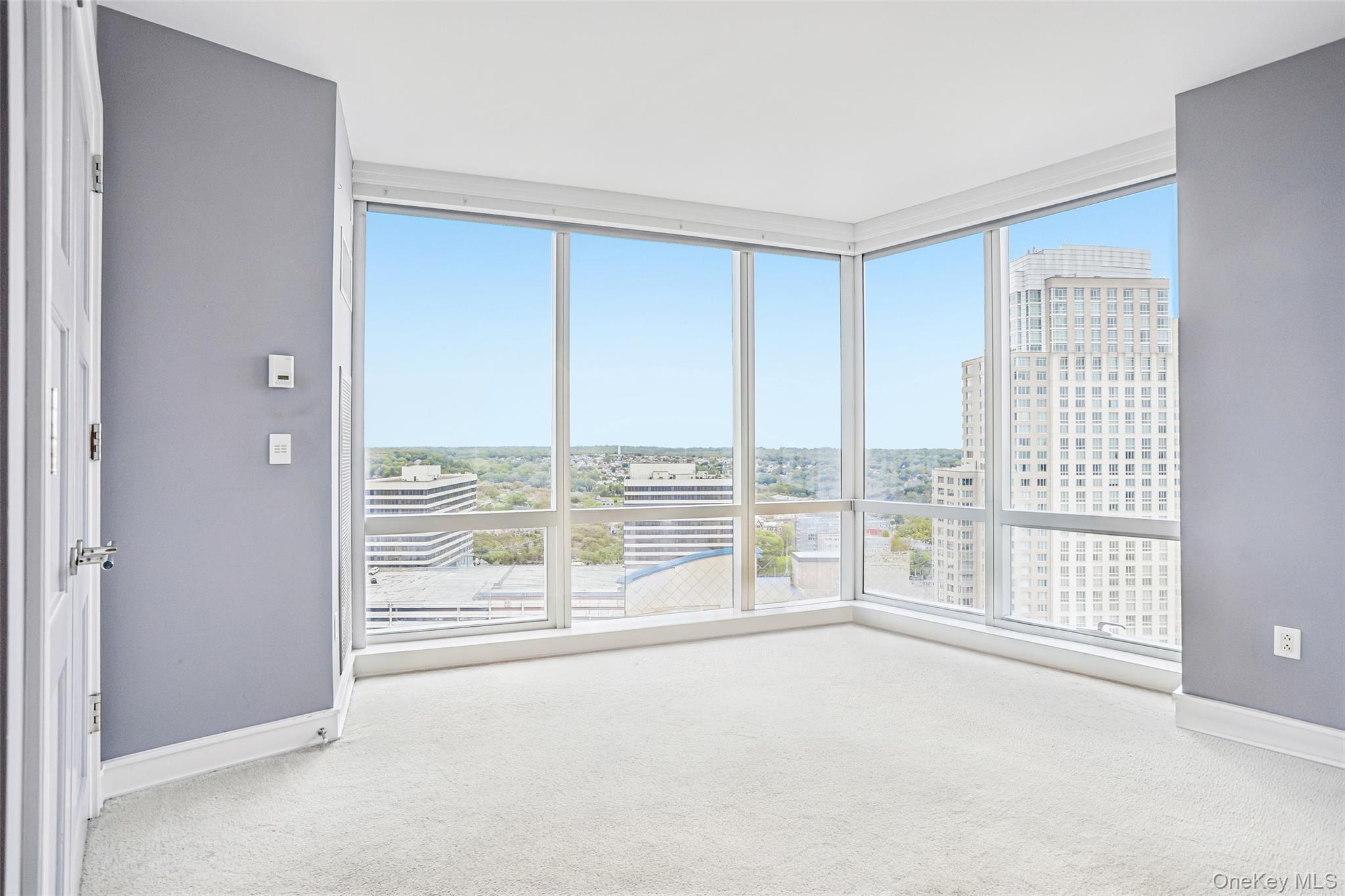 1 Renaissance Square Unit: 25G