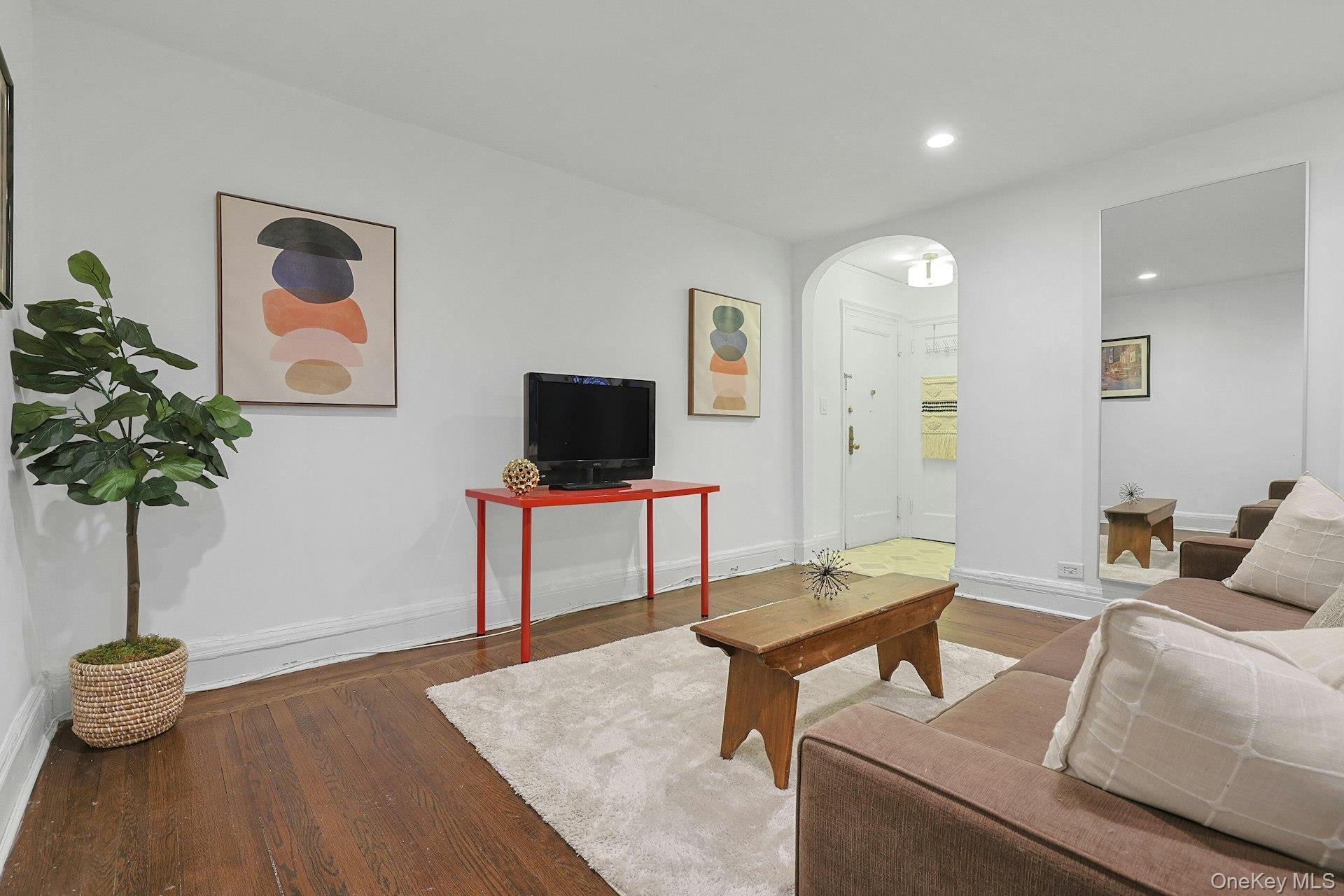 1273 North Avenue Unit: 1F-#8
