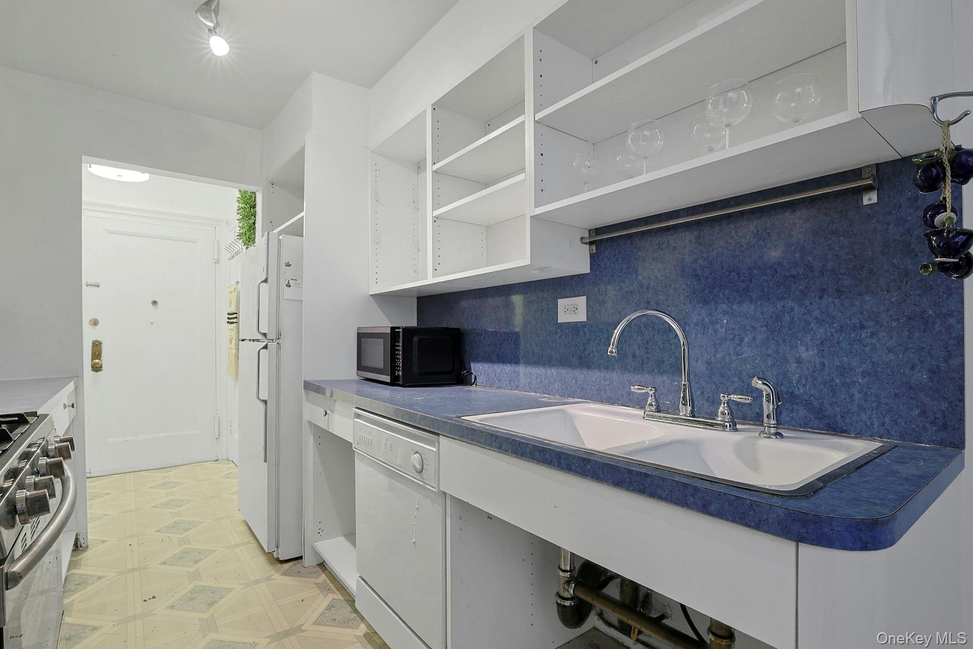 1273 North Avenue Unit: 1F-#8