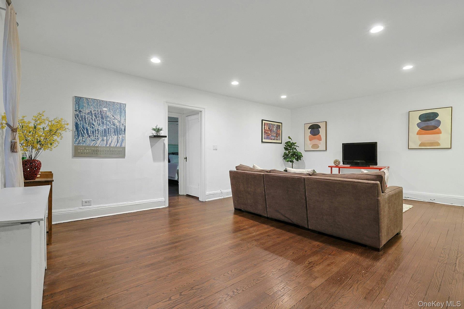 1273 North Avenue Unit: 1F-#8