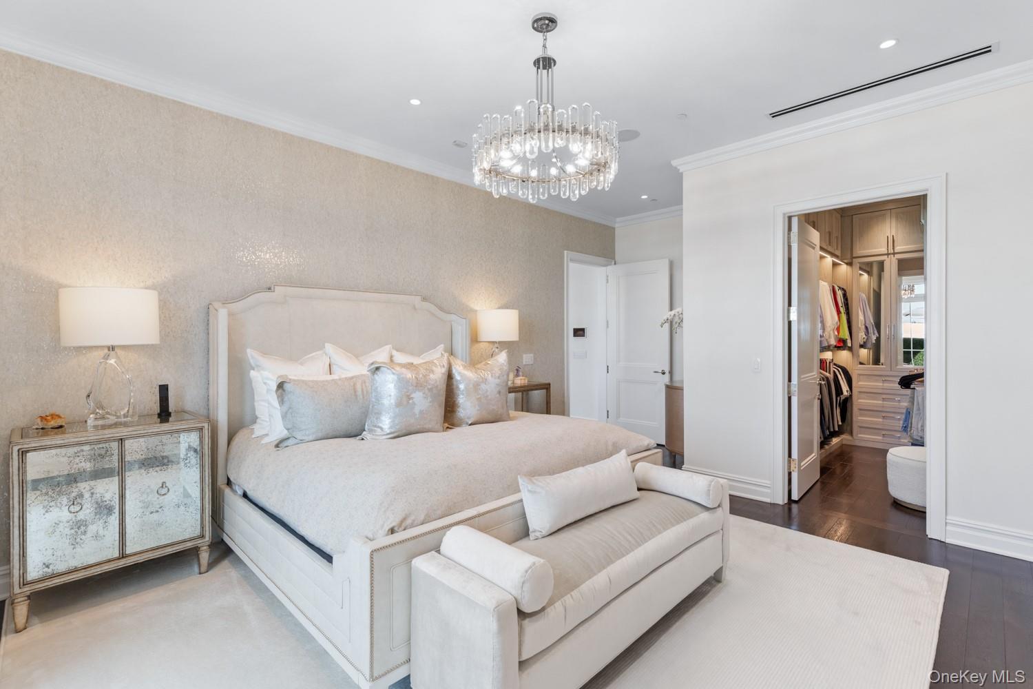 6000 Royal Court Unit: PENTHOUSE