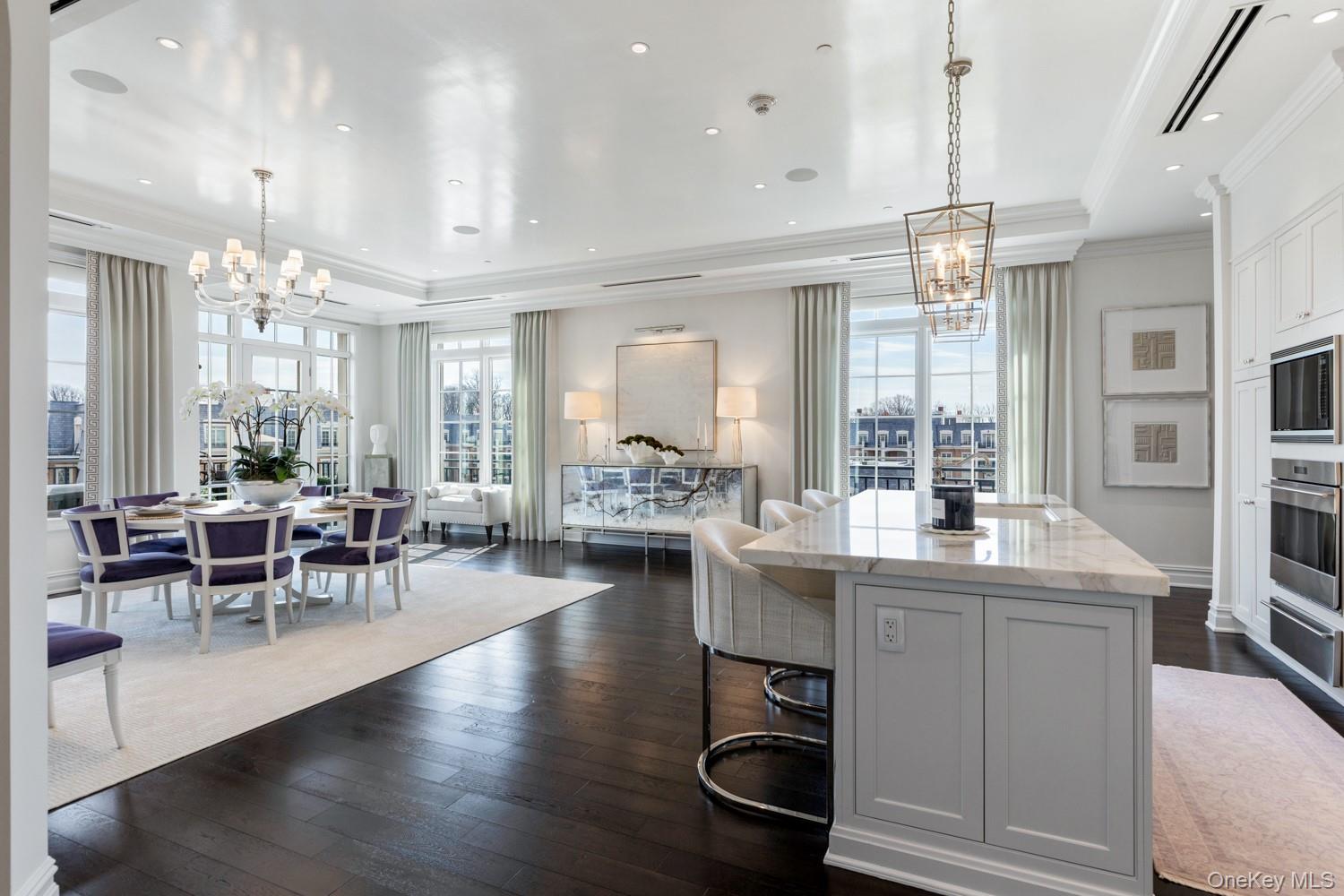 6000 Royal Court Unit: PENTHOUSE