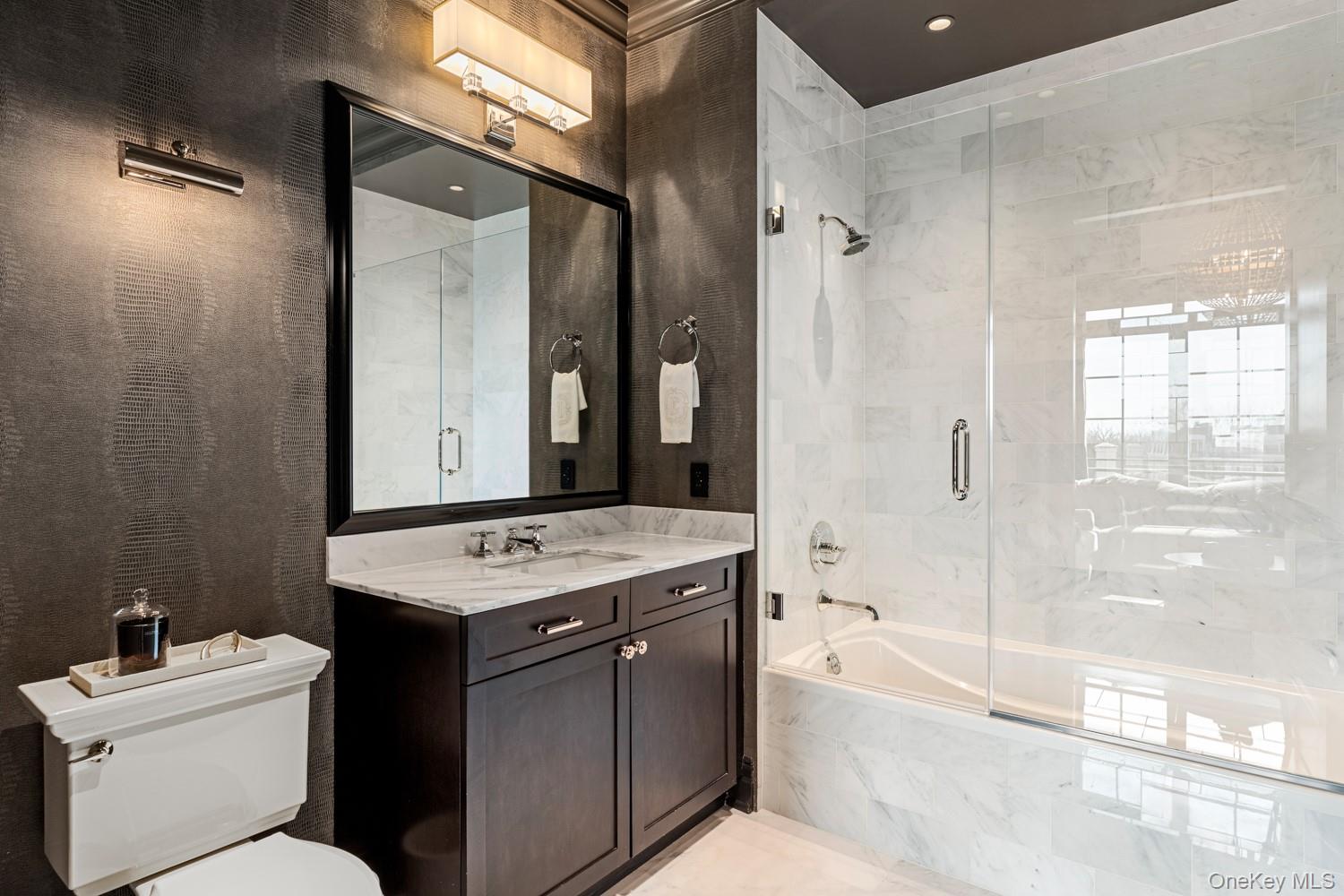 6000 Royal Court Unit: PENTHOUSE