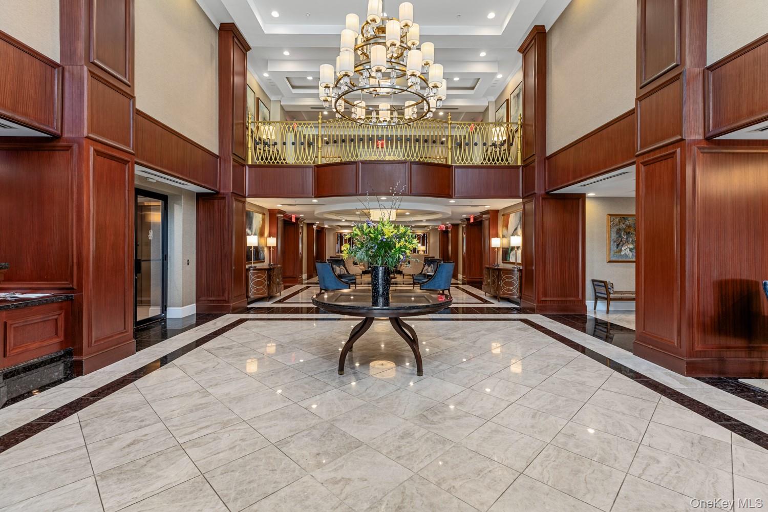 6000 Royal Court Unit: PENTHOUSE