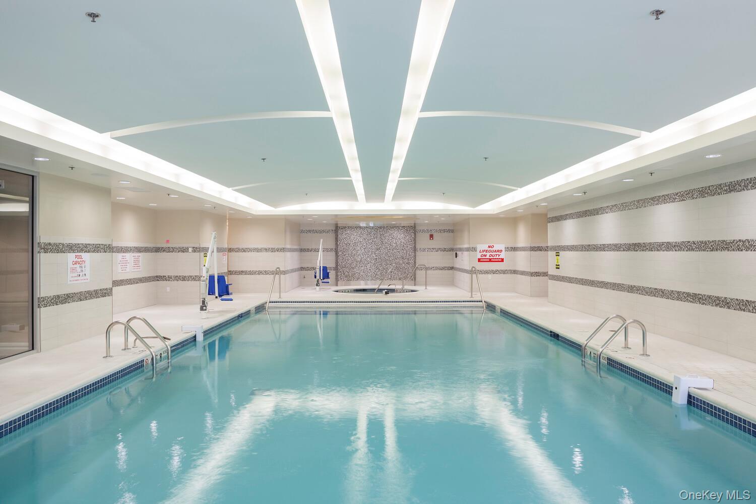 6000 Royal Court Unit: PENTHOUSE