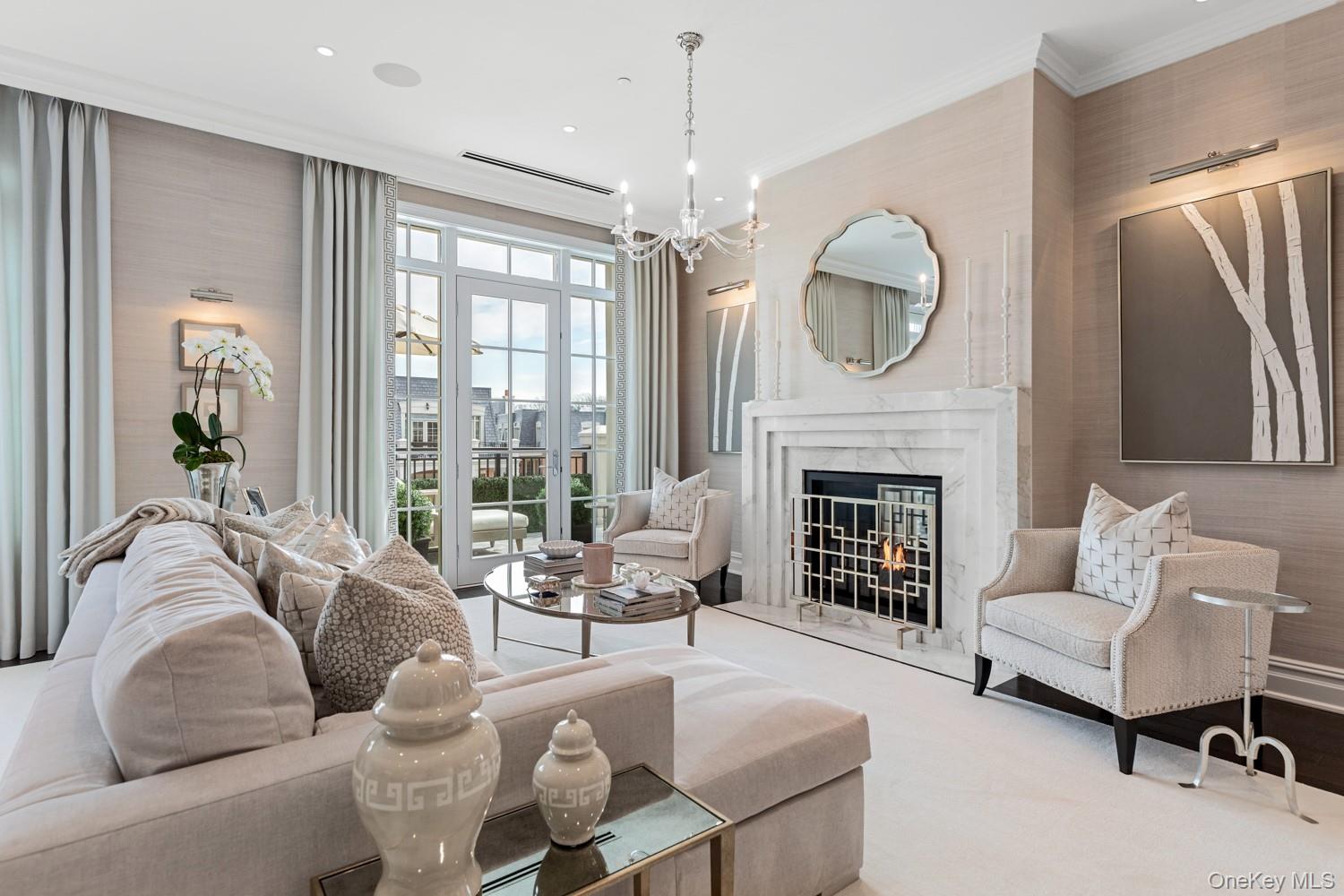 6000 Royal Court Unit: PENTHOUSE