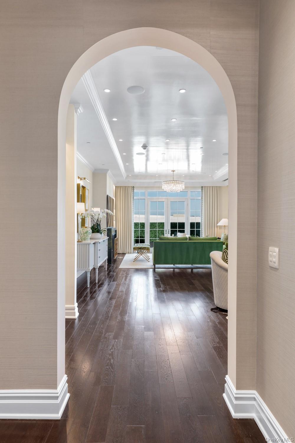 6000 Royal Court Unit: PENTHOUSE